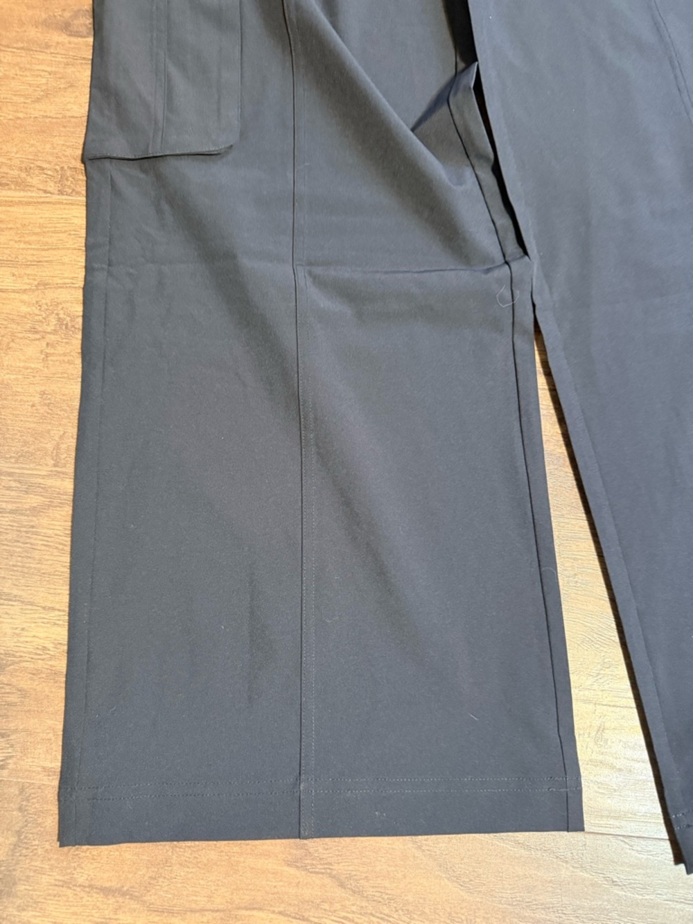 Fabletics Black Wide-Leg Cargo Pants - Picture 2 of 9